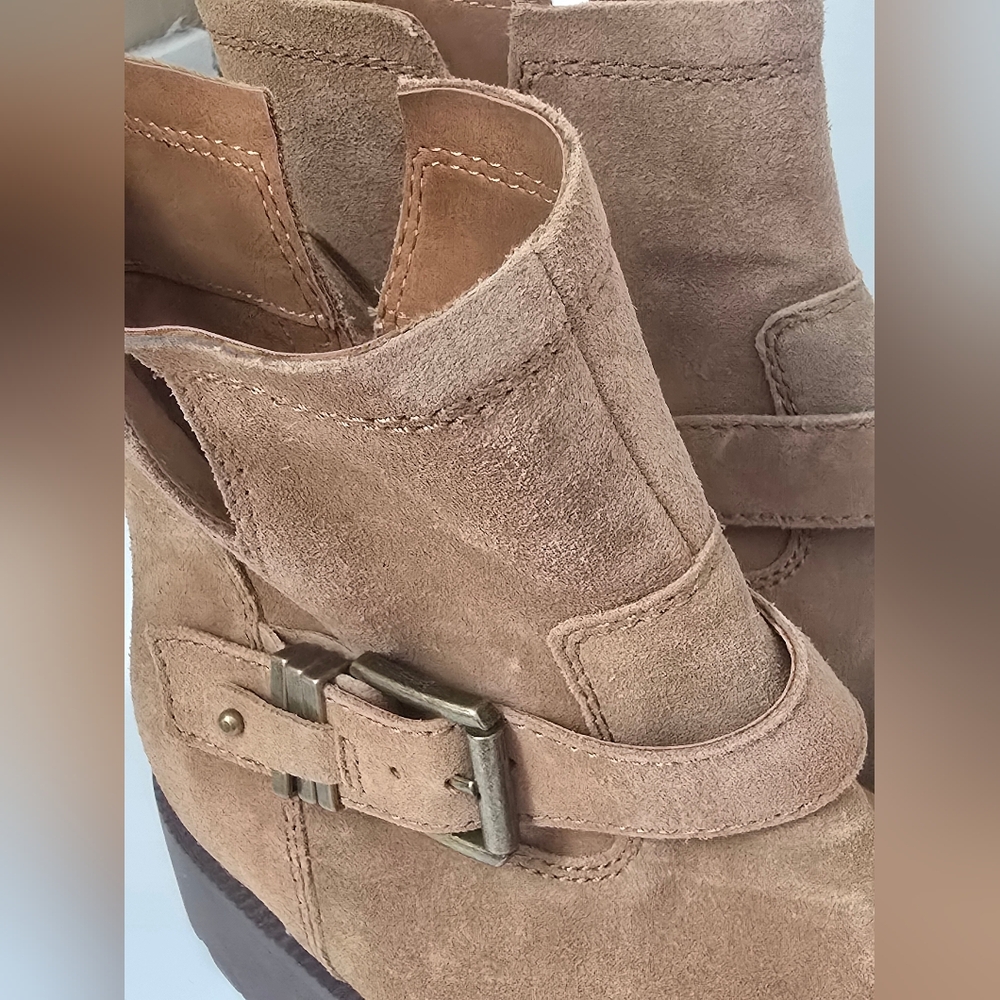Zodiac Boots - Picture 3 of 10
